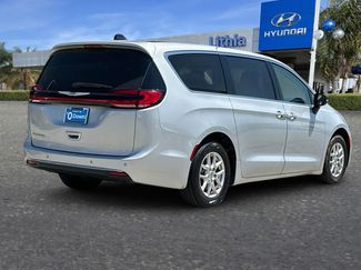 Used 2024 Chrysler Pacifica Touring-L FWD video 3