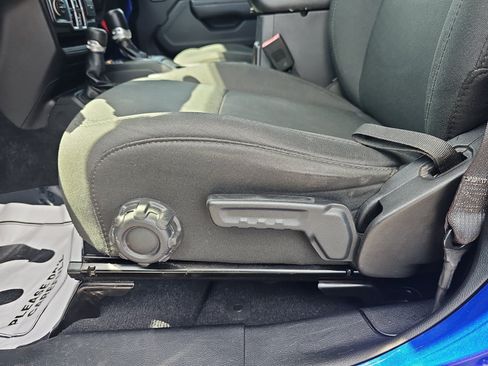 Used 2019 Jeep Wrangler Unlimited Sport S AWD/4WD image 25
