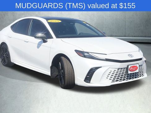 Used 2025 Toyota Camry XSE AWD/4WD image 8