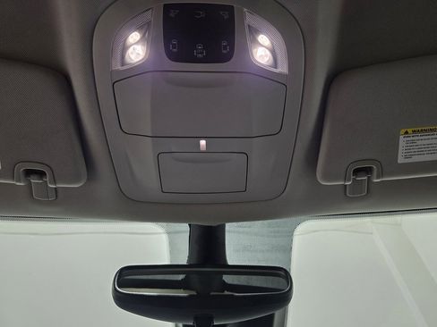 Used 2024 Chrysler Voyager LX image 32