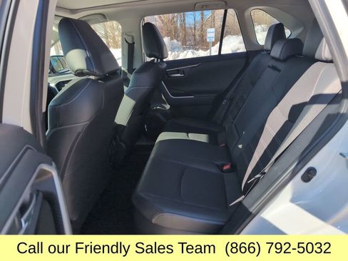 Used 2020 Toyota RAV4 Limited image 28