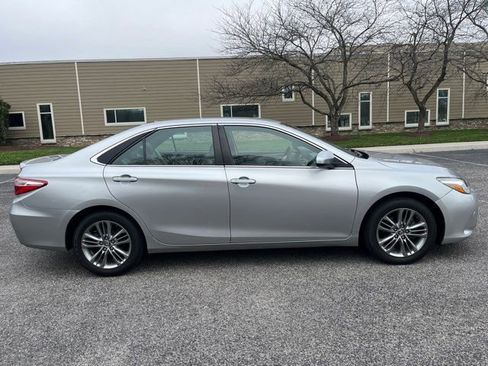 Used 2015 Toyota Camry SE image 4
