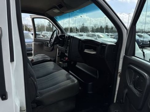 Used 2005 Chevrolet Kodiak C4500 2WD Regular Cab image 21
