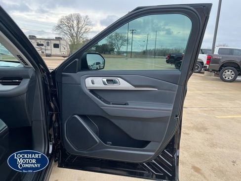 New 2026 Ford Explorer Active w/ Active Comfort Package RWD image 23