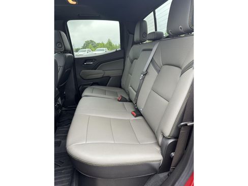 Used 2026 Chevrolet Colorado ZR2 w/ Technology Package AWD/4WD image 16