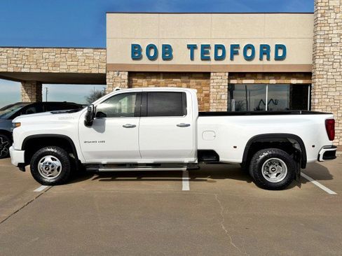 Used 2020 Chevrolet Silverado 3500 High Country image 2