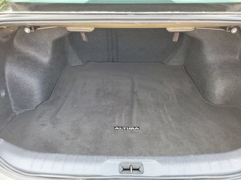 Used 2025 Nissan Altima 2.5 SV FWD image 6