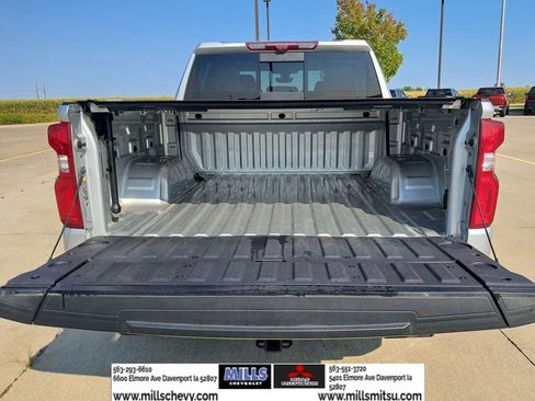 Used 2022 Chevrolet Silverado 1500 LTZ w/ Technology Package image 13