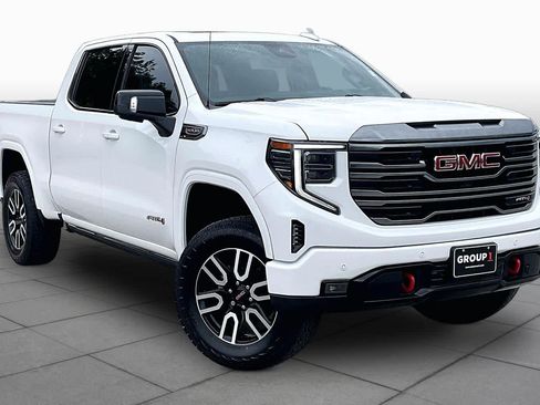 Used 2024 GMC Sierra 1500 AT4 w/ Technology Package AWD/4WD image 3