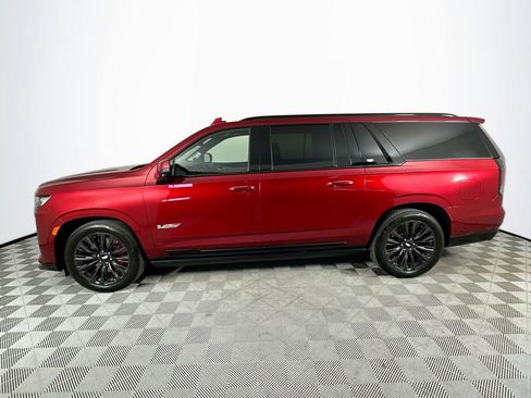 Used 2024 Cadillac Escalade ESV V w/ LPO, ONYX Package AWD/4WD image 4