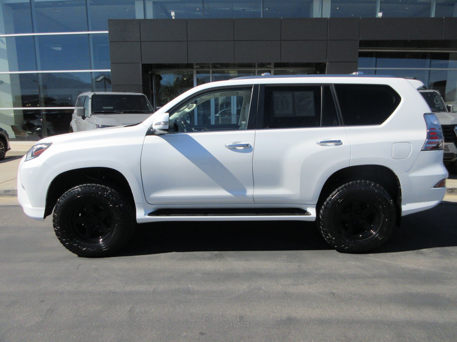 Used 2021 Lexus GX 460 Premium w/ Premium Package AWD/4WD image 3