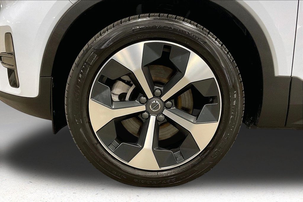 Certified 2024 Volvo XC40 B5 Core AWD/4WD image 35