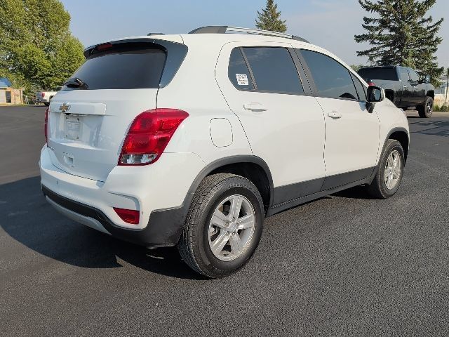 Used 2021 Chevrolet Trax LT w/ LT Convenience Package AWD/4WD image 3