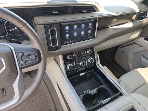Used 2021 GMC Yukon Denali w/ Denali Ultimate Package AWD/4WD image 25