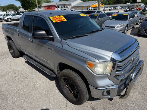 Used 2016 Toyota Tundra SR5 w/ SR5 Upgrade Package RWD image 1