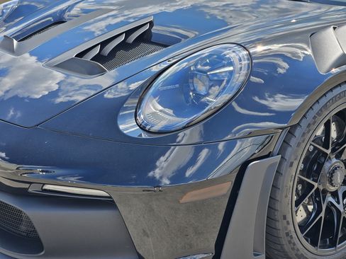 Certified 2025 Porsche 911 GT3 RS RWD image 12