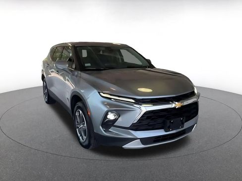 Used 2026 Chevrolet Blazer LT AWD/4WD image 3