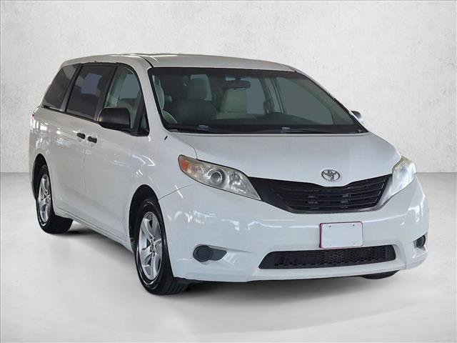 Used 2013 Toyota Sienna L FWD image 3