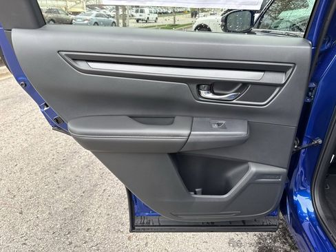 Certified 2025 Honda CR-V EX image 33