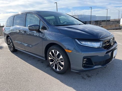 Certified 2026 Honda Odyssey Elite image 3