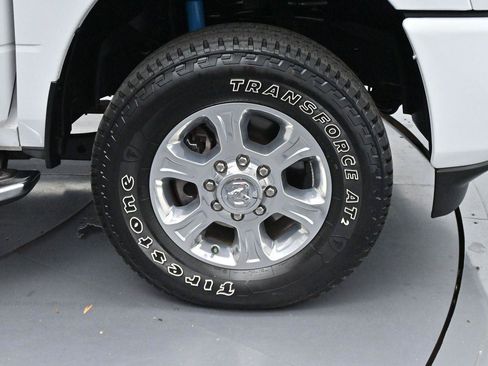Used 2025 RAM 2500 Big Horn AWD/4WD image 36