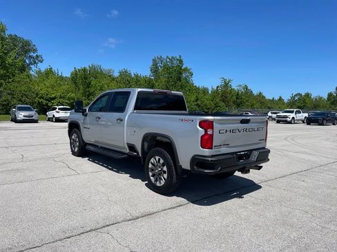 Used 2021 Chevrolet Silverado 2500 Custom w/ Custom Value Package AWD/4WD image 3