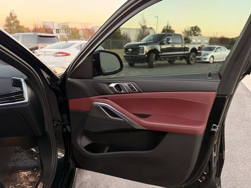 Used 2022 BMW X6 xDrive40i w/ M Sport Package AWD/4WD image 28