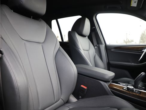 Used 2019 BMW X3 xDrive30i w/ Driving Assistance Package image 12