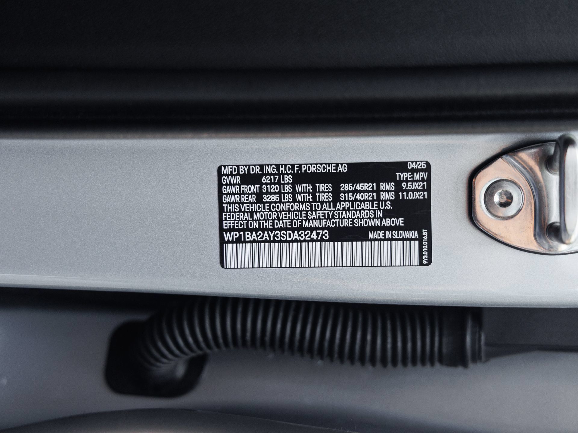 Certified 2025 Porsche Cayenne Coupe AWD/4WD image 43