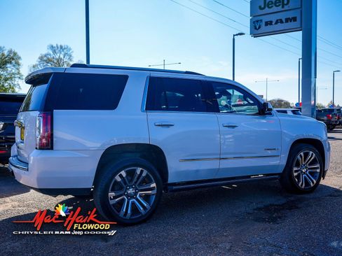 Used 2020 GMC Yukon Denali w/ Denali Premium Package image 8