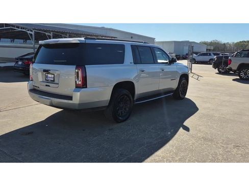 Used 2019 GMC Yukon XL SLT w/ Open Road Package image 8