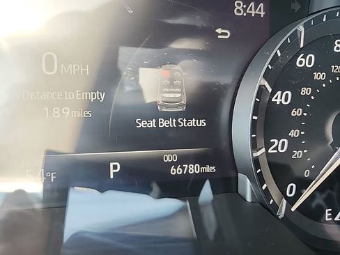 Used 2021 Toyota Highlander XLE AWD/4WD image 16