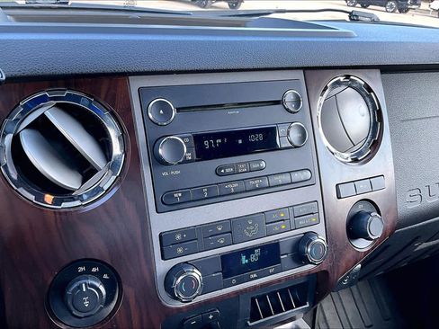 Used 2012 Ford F350 Lariat image 29
