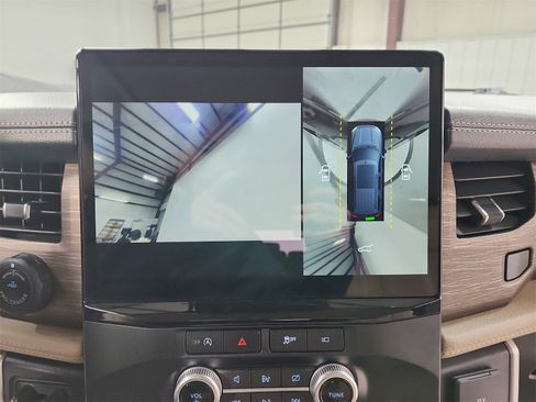 Used 2023 Ford Expedition Max Limited image 31