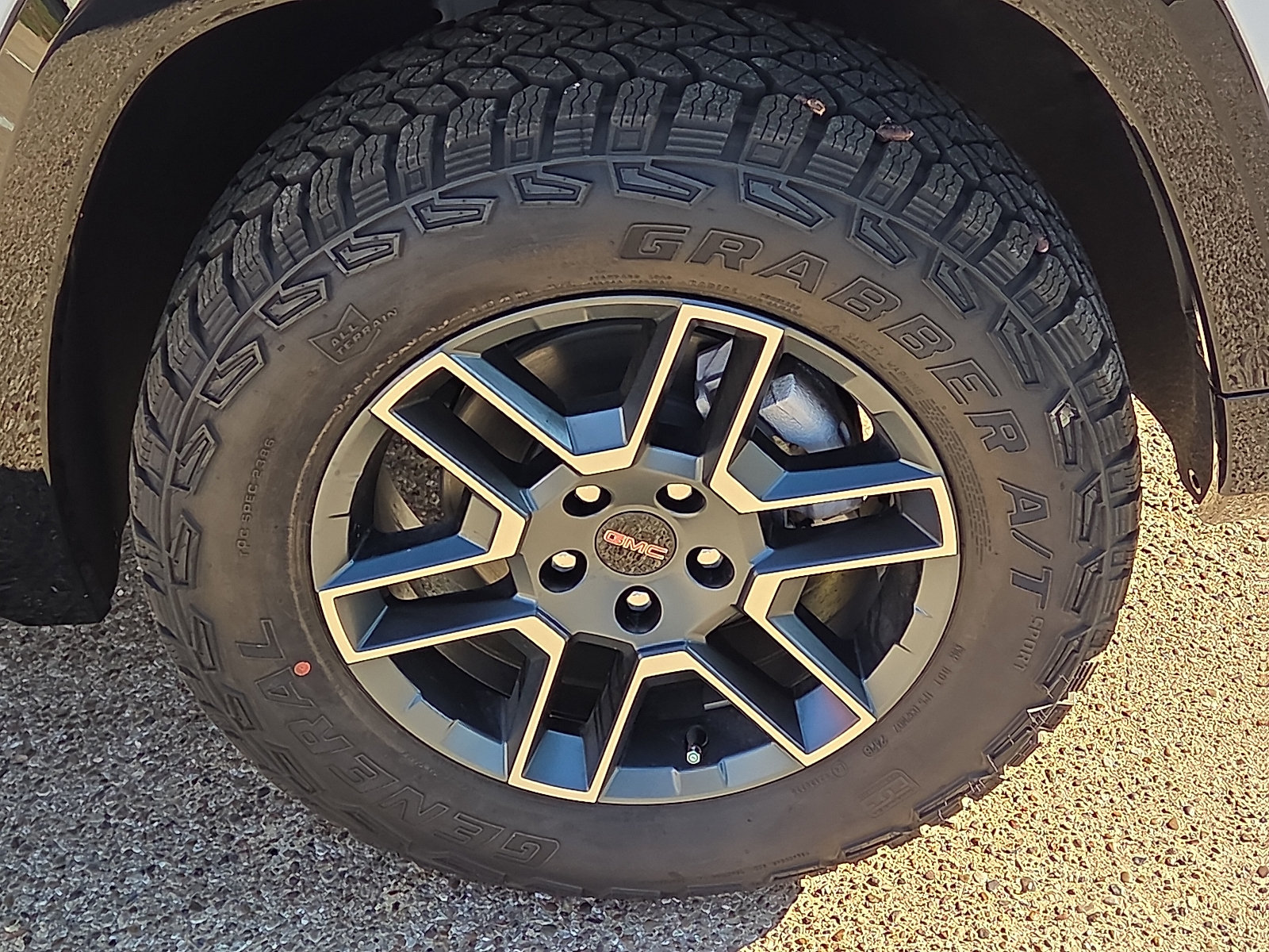 New 2027 GMC Terrain AT4 w/ Convenience Package III AWD/4WD image 7