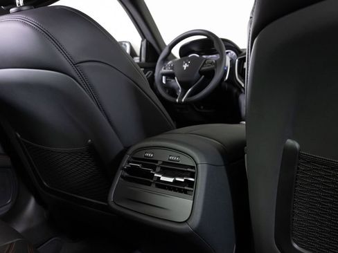 Used 2023 Maserati Ghibli Modena image 28