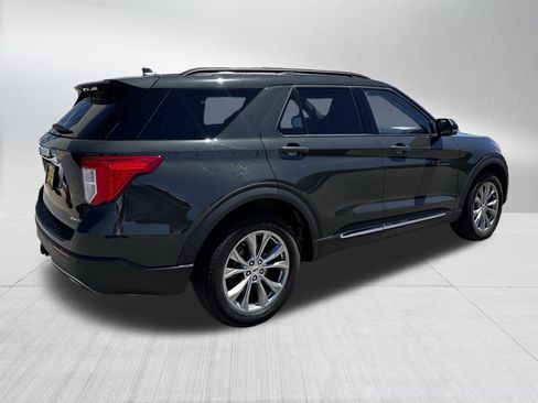 Certified 2024 Ford Explorer XLT w/ Equipment Group 202A AWD/4WD image 7