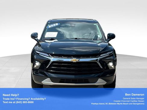 Used 2025 Chevrolet Blazer LT FWD image 2