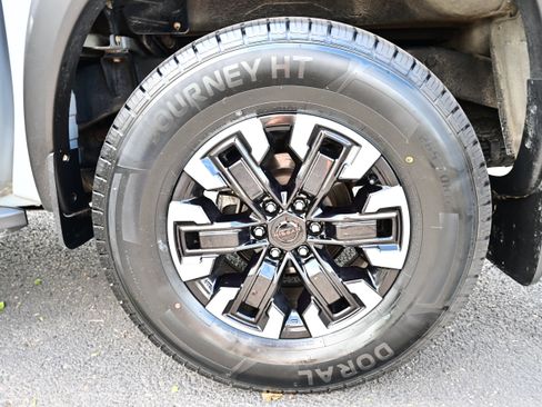Certified 2024 Nissan Frontier PRO-4X w/ Technology Package AWD/4WD image 13