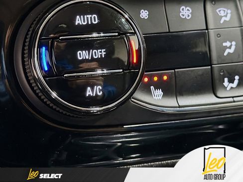Used 2023 Buick Encore GX Essence w/ Experience Buick Package FWD image 19