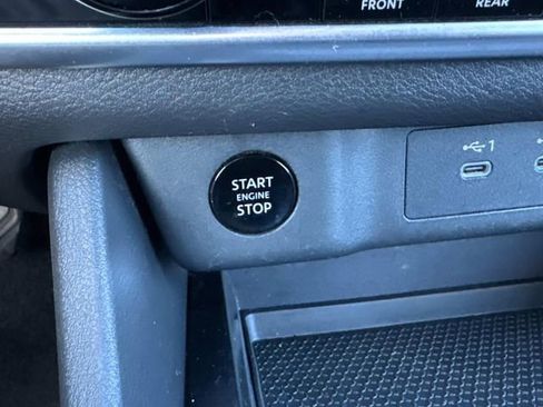 Used 2025 Nissan Rogue SV image 36