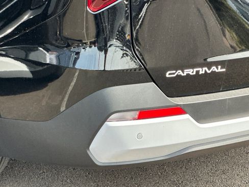 New 2026 Kia Carnival EX FWD image 7
