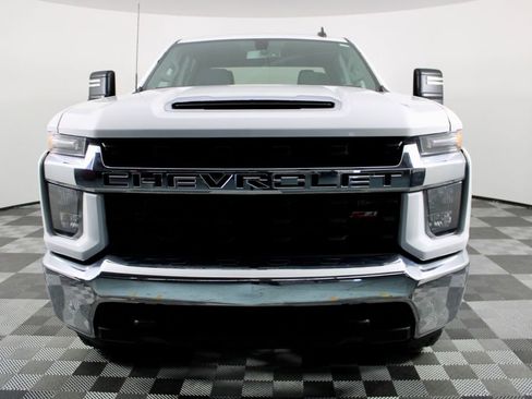 Used 2023 Chevrolet Silverado 2500 LT AWD/4WD image 2