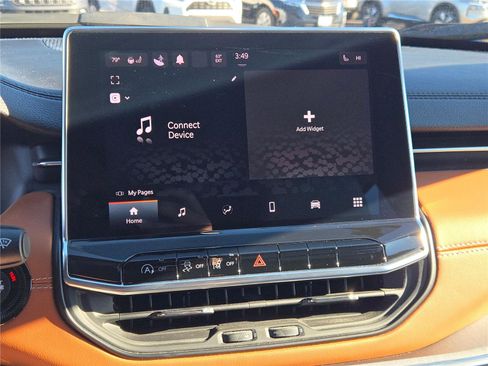 Certified 2022 Jeep Compass Limited image 27