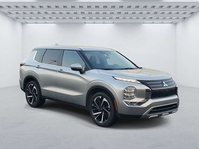 Used 2024 Mitsubishi Outlander SE