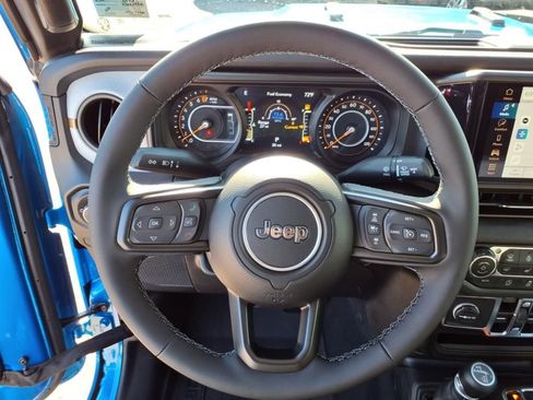 New 2025 Jeep Gladiator Sport image 12