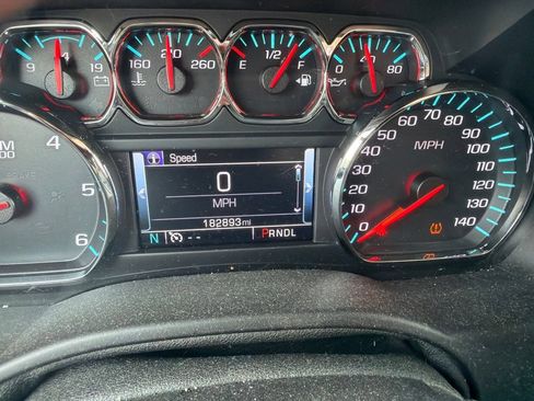 Used 2017 GMC Yukon SLT AWD/4WD image 15