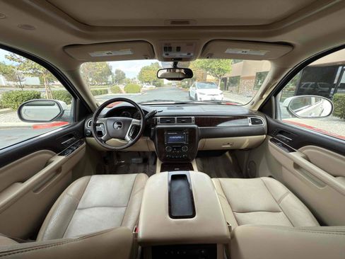 Used 2014 GMC Yukon Denali image 16