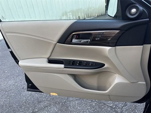 Used 2016 Honda Accord EX-L image 24