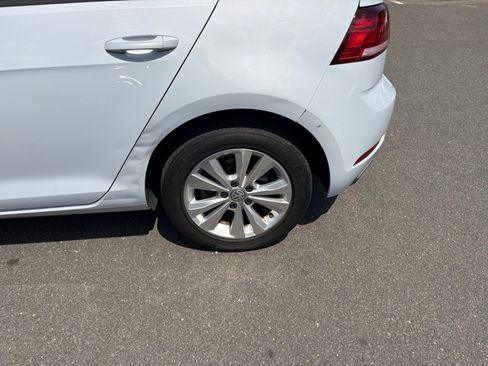 Used 2021 Volkswagen Golf 4-Door FWD image 20